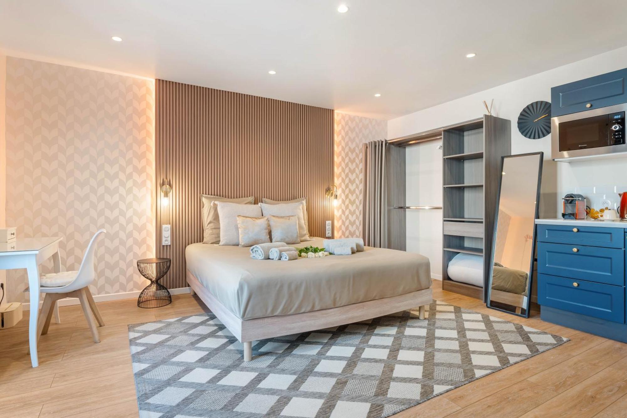 Nice Renting - Love Room Massena - Luxe Room - Jacuzzi - Terrace - King Bed - Ac מראה חיצוני תמונה
